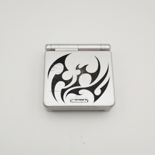 Gameboy Advance SP Konsol - Model AGS-001 - Tribal - SNR XEF 10578109 (C Grade) (Genbrug)